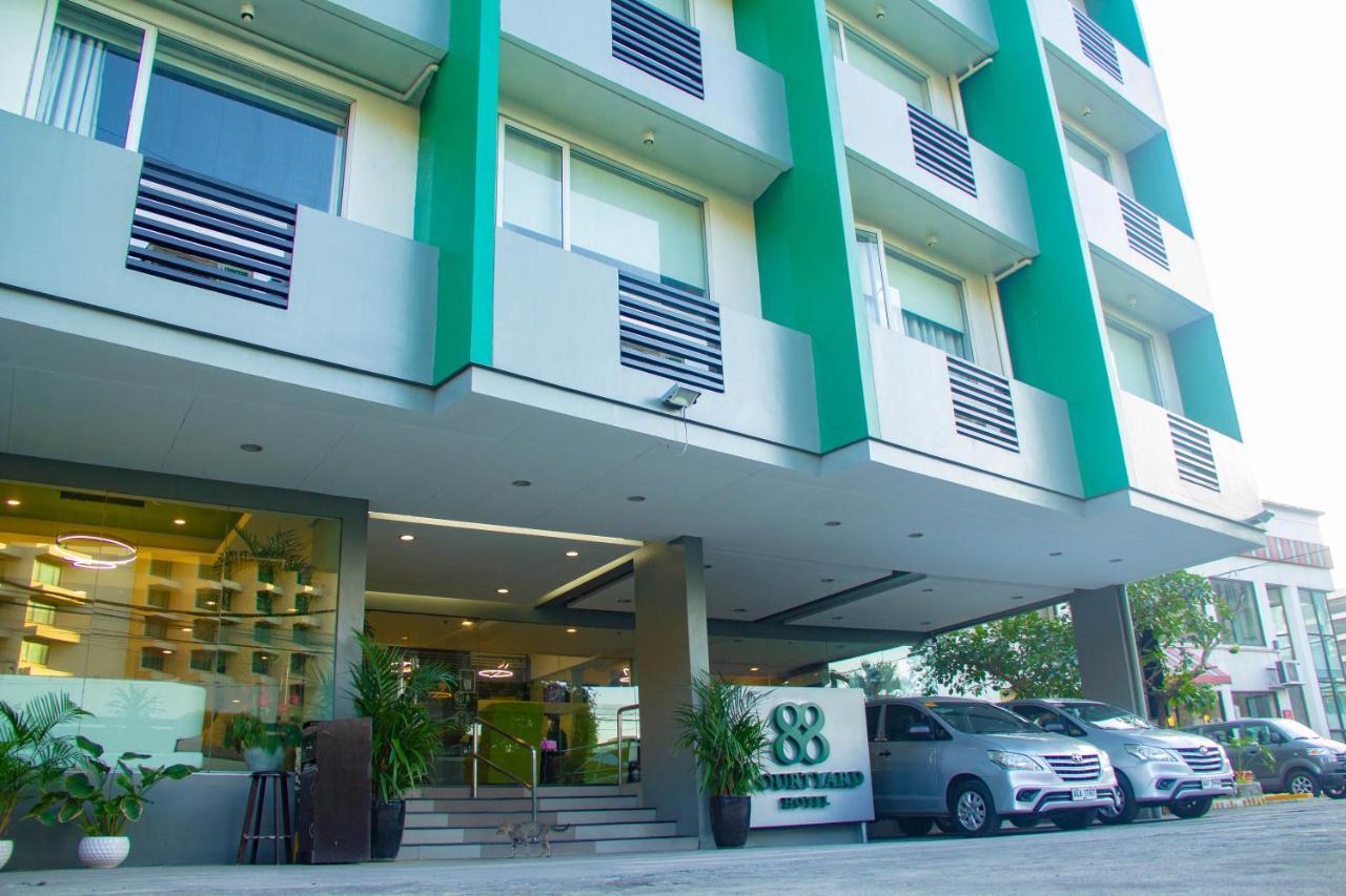 88 Courtyard Hotel Manila Exterior photo